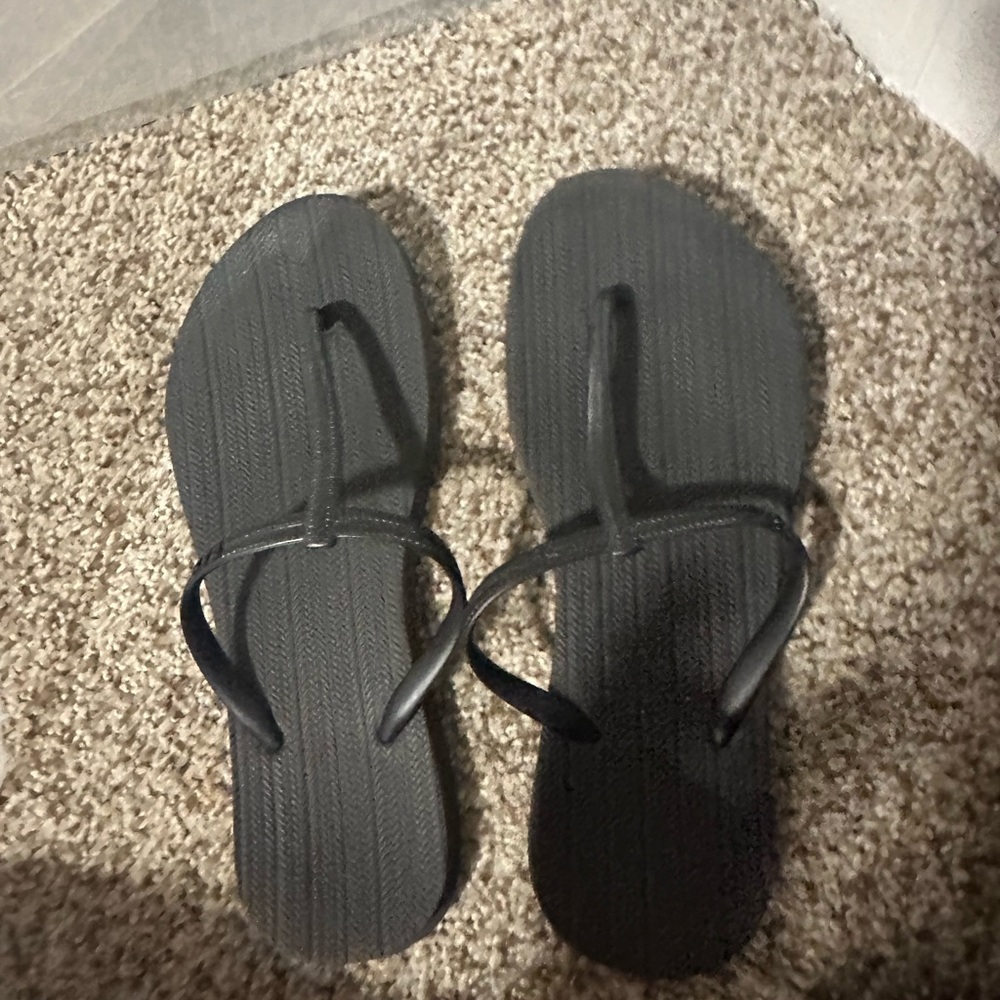 Gap sandal